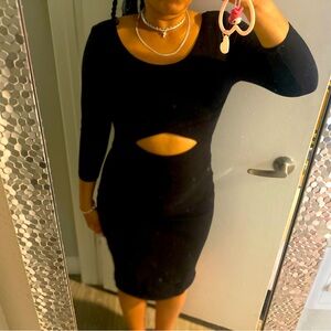 Long sleeve mid black dress with cutout